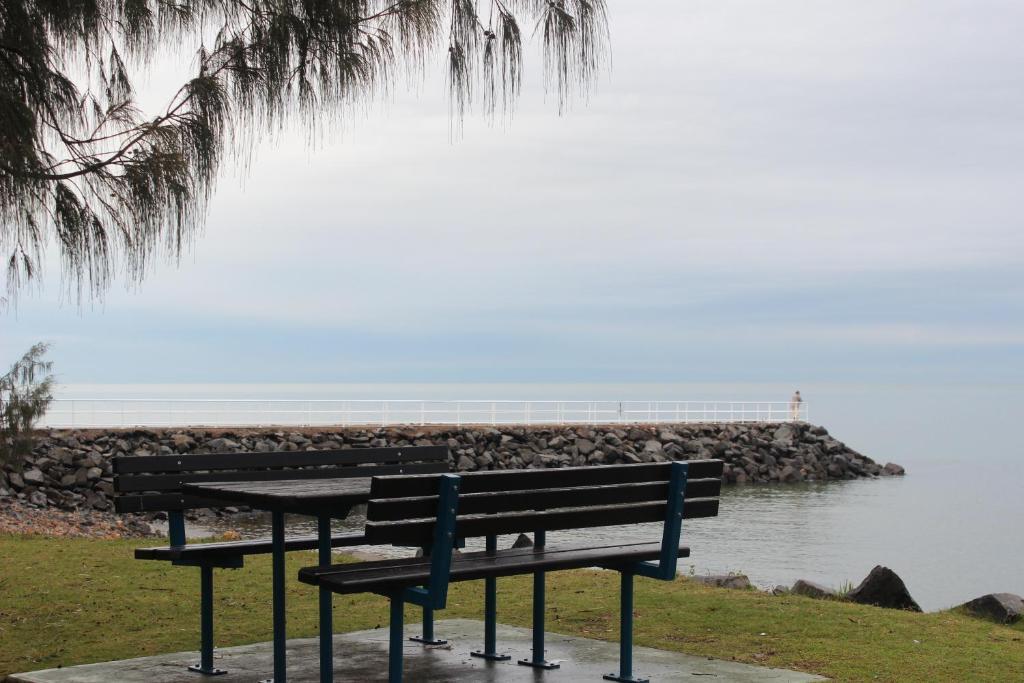 Aparthotel Five 3 Five Urangan Exterior foto
