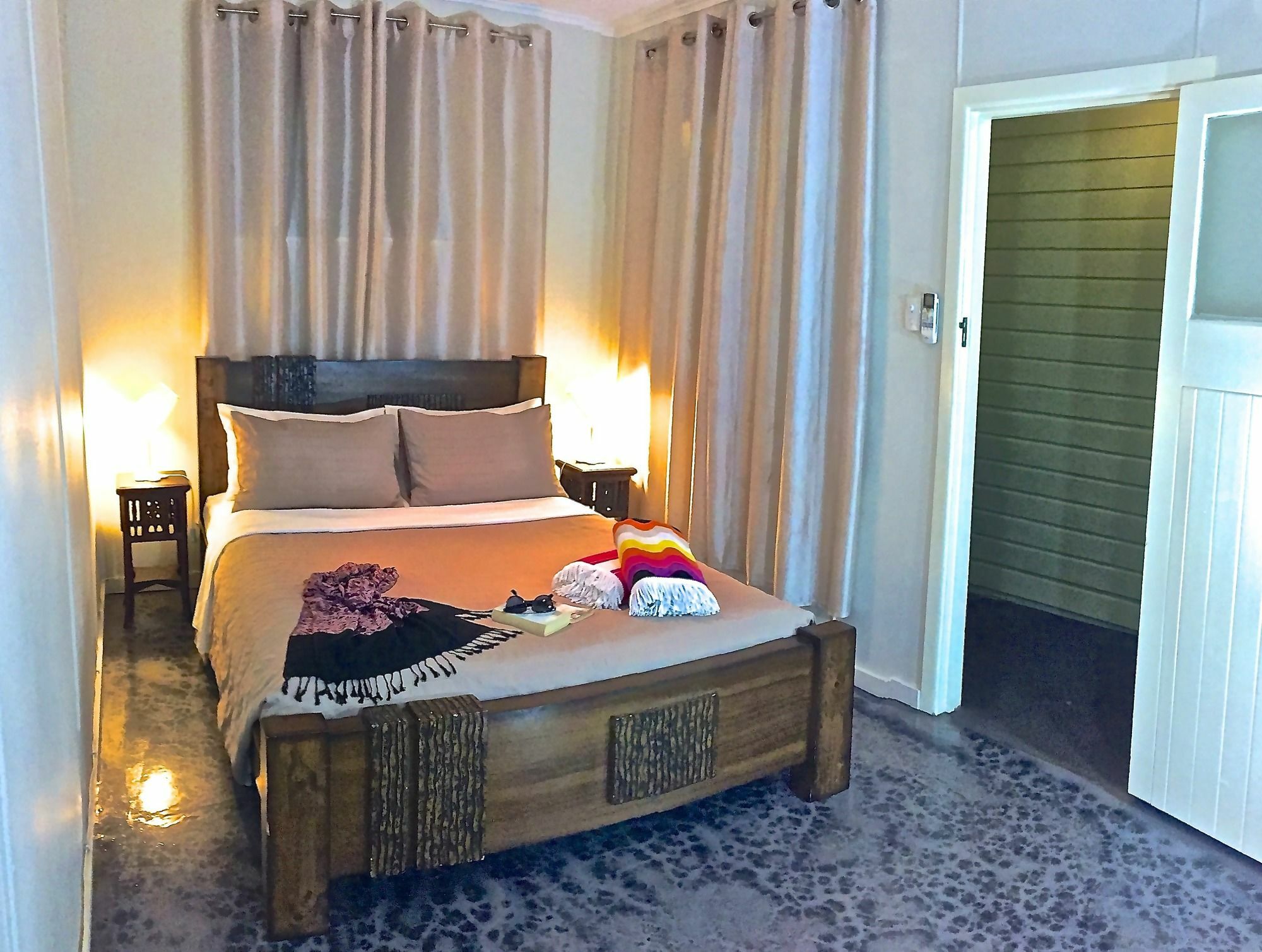 Aparthotel Five 3 Five Urangan Exterior foto