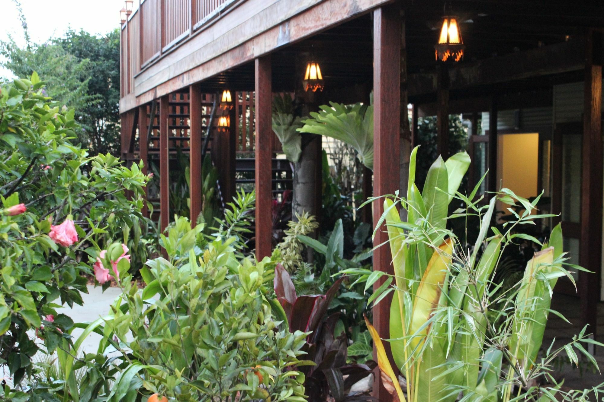 Aparthotel Five 3 Five Urangan Exterior foto